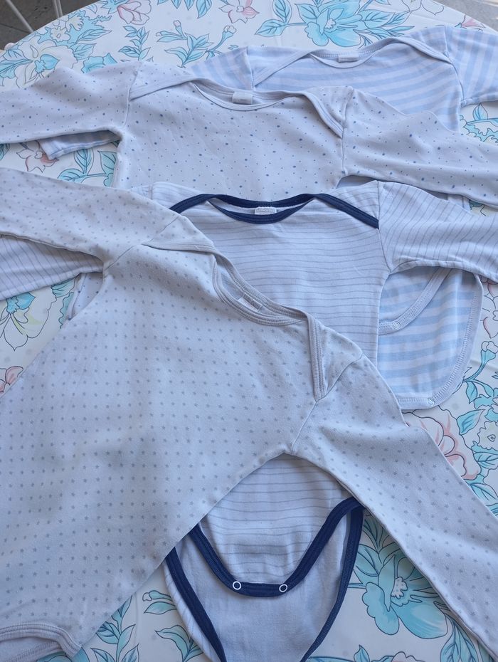 Lot de 4 bodies Absorba 3 ans