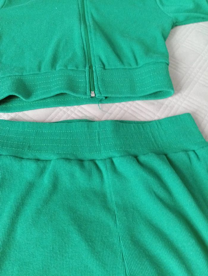 Ensemble vert - photo numéro 3