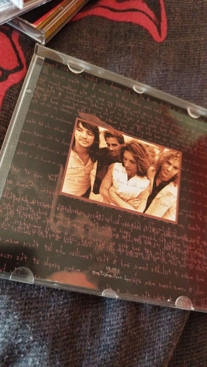CD Album Bon Jovi These Days très bon état - photo numéro 4