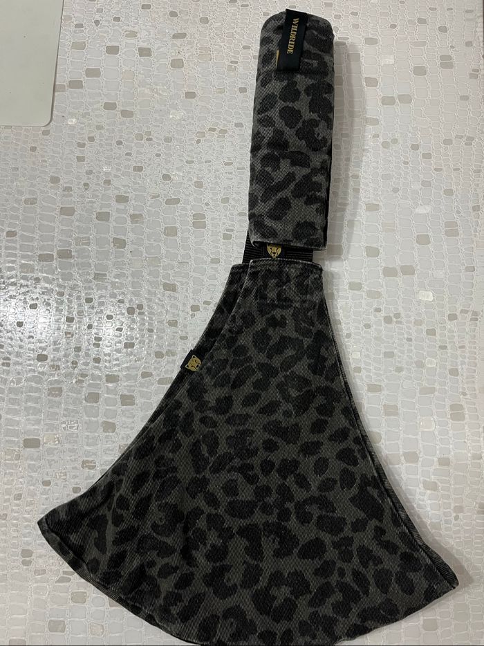 Porte bébé wildride léopard - photo numéro 3