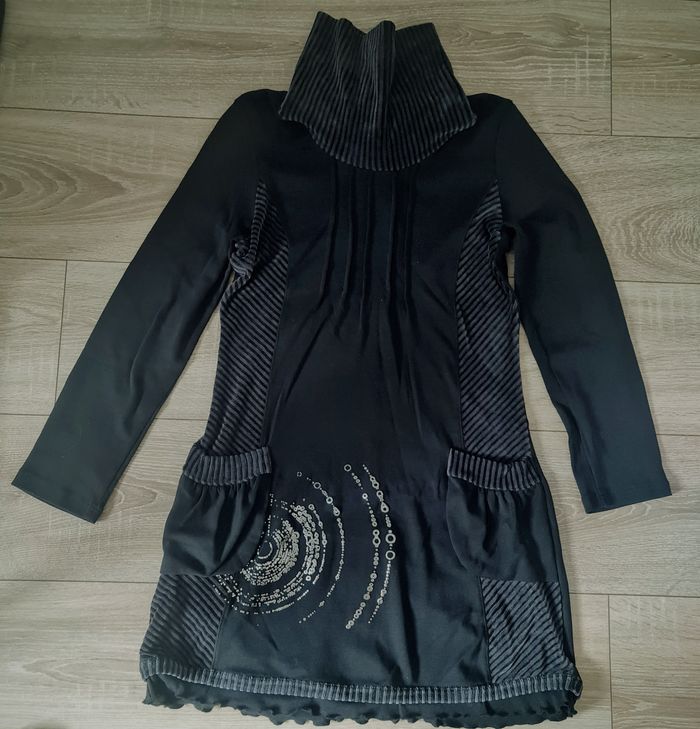 T. 36 (S) - Robe tunique noire C’est Beau la Vie – Très bon état