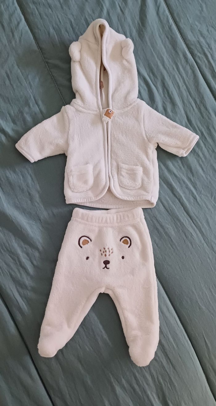 Lot de vêtements bébé taille de naissance - photo numéro 6