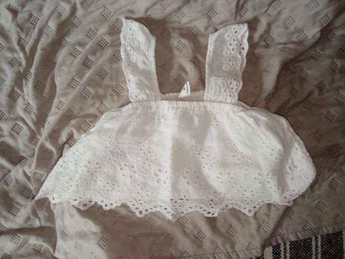 Ensemble jupe salopette rouge avec crop top blanc - 92 cm - 24-36 mois - shein - photo numéro 3