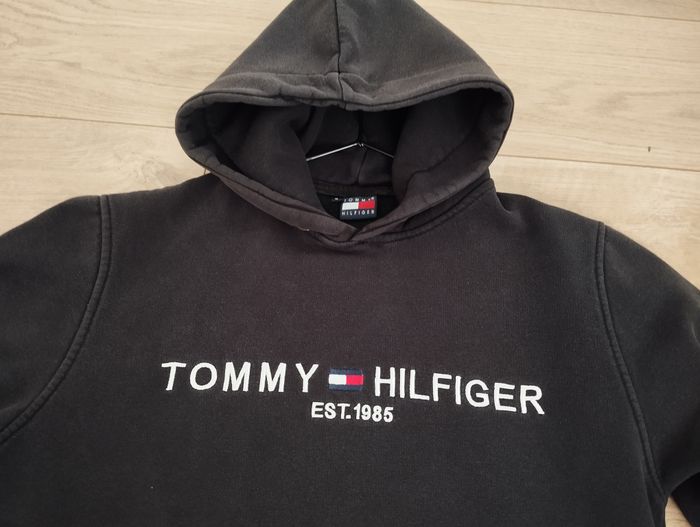 Sweat Tommy Hilfiger Taille : L ( je pense 10/12 ans) Prix : 20 € - photo numéro 7