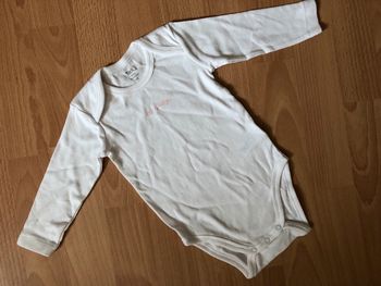 Joli body blanc ML T. 6 mois neuf