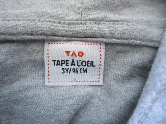 T-shirt gris à capuche TAO 3 ans TBE - photo numéro 6