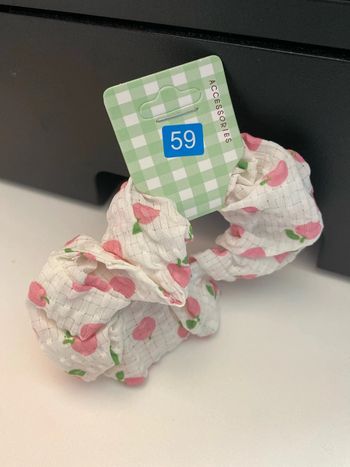 Chouchou matière gaufrée avec fruit