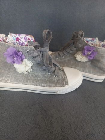Chaussure fille style converse Taille 34 fleuri
