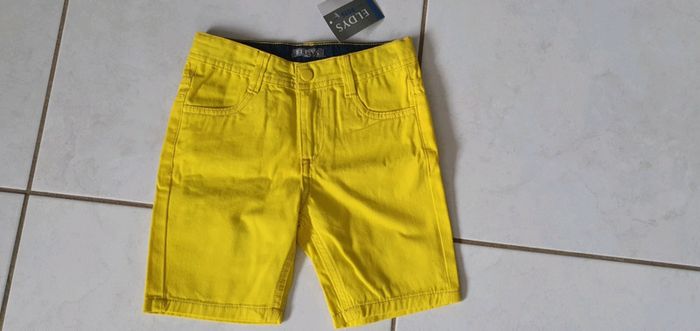 Short garçon jaune 6 ans Neuf LYA - photo numéro 2