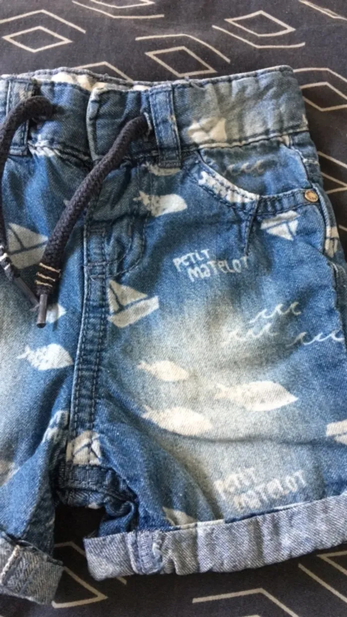 Short jean 6 mois - photo numéro 2
