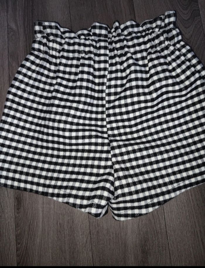 Short fille - photo numéro 2