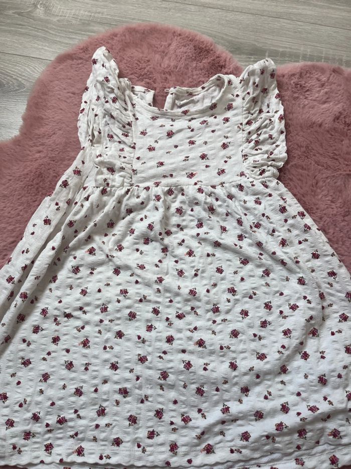 Robe été blanche fleuri 6 ans collection 2024 - photo numéro 2