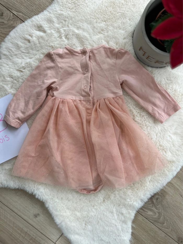 Jolie robe rose à paillettes ~ 3 mois - photo numéro 3