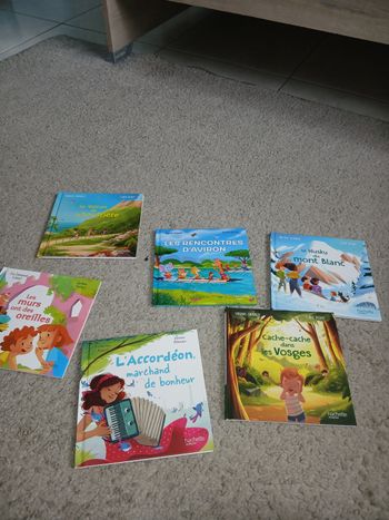 Lot livres happy meal