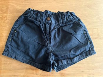 Short léger kiabi taille 8 ans