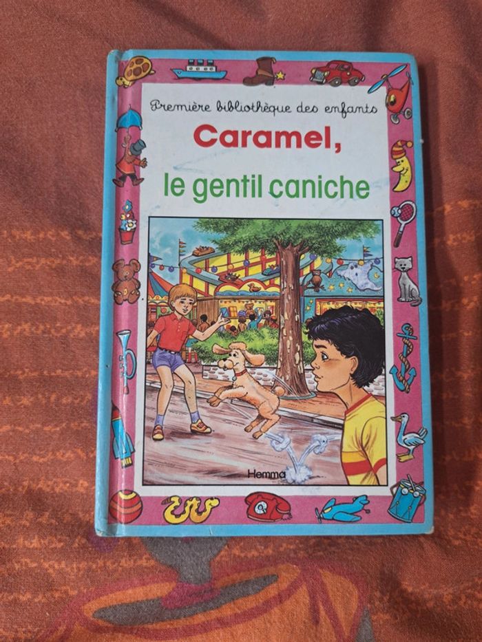 Première bibliothèque des enfants caramel, le gentil caniche