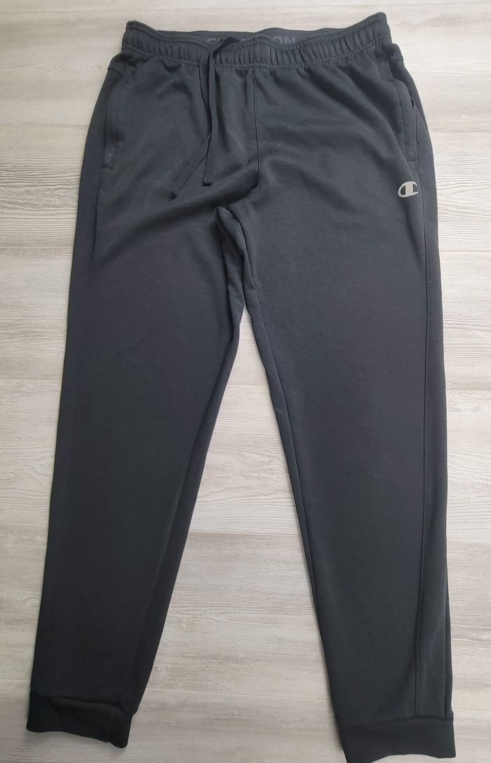 Jogging Champion M noir – zip poches – très propre - photo numéro 3