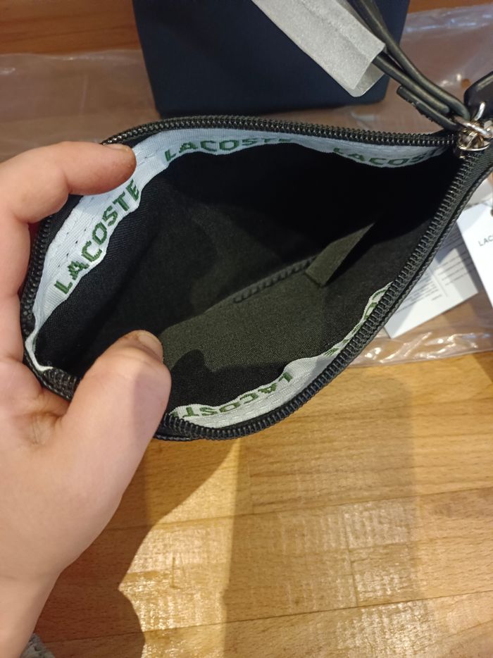 Sac lacoste+porte feuille - photo numéro 6