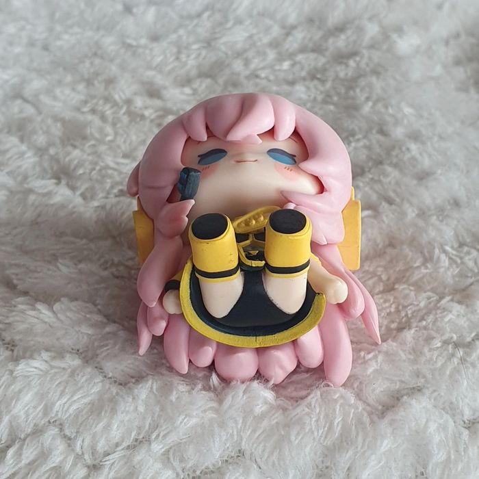 Luka megurine figurine assise japon ichiban kuji officielle - photo numéro 5