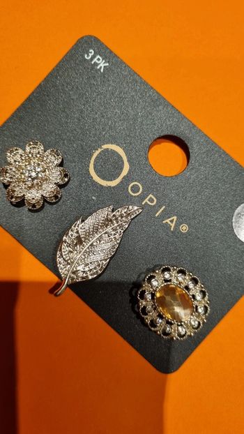 3 broches neuves primark argenté