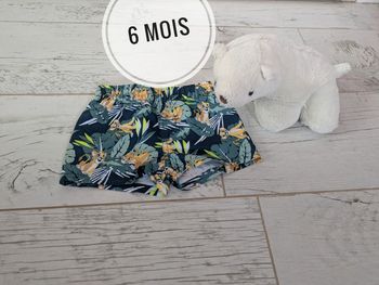 🦁 Short Disney Baby Le Roi Lion – 6 mois – Séchage rapide – Très bon état