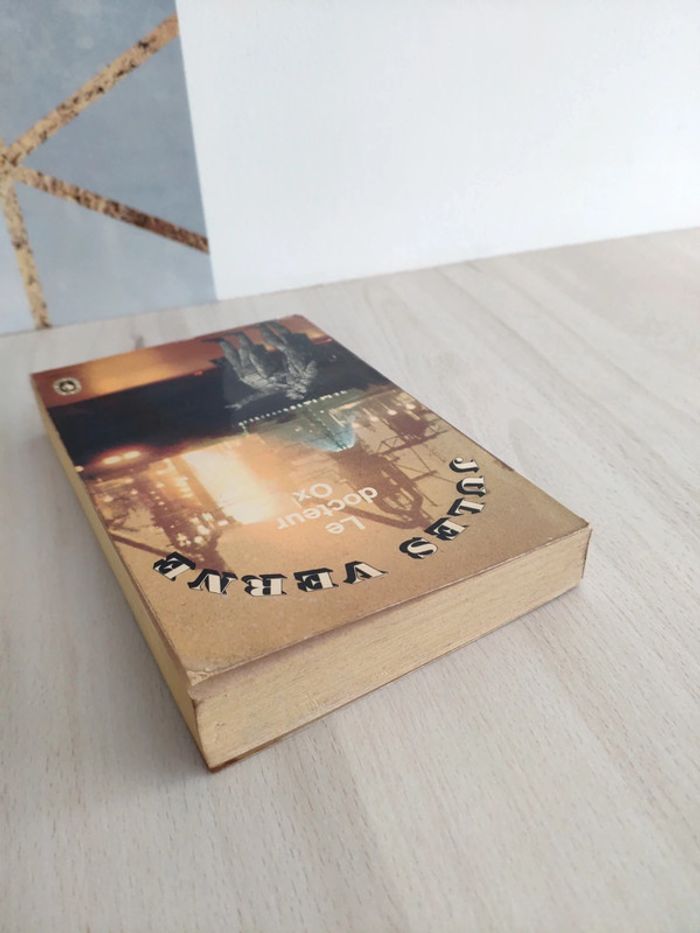 Livre poche Le docteur ox Jules Verne - photo numéro 4