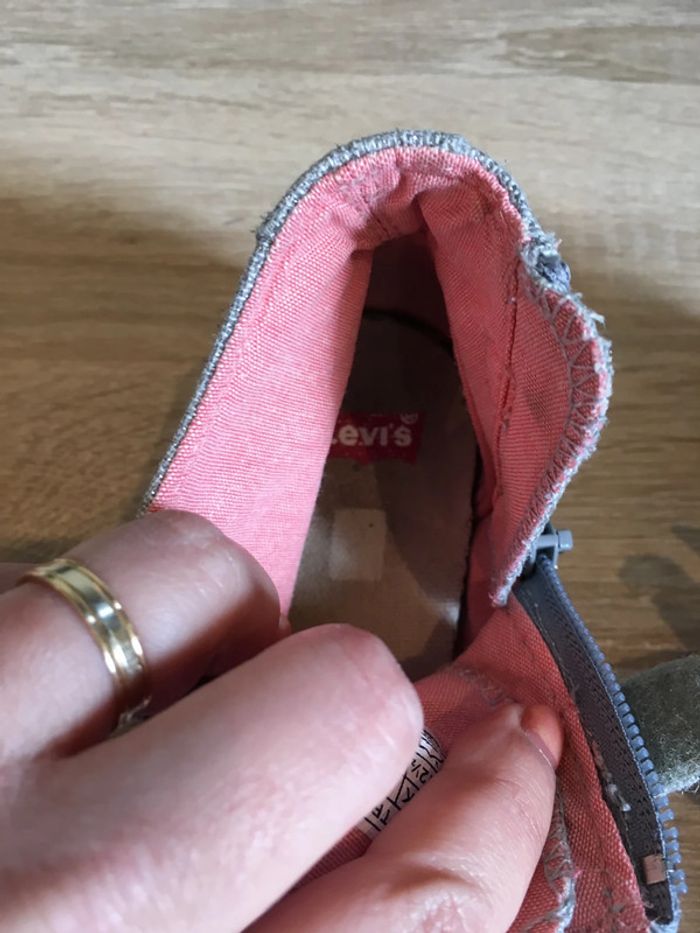 Tennis Levis taille 31 fermeture éclair sur le côté et lacets - photo numéro 8