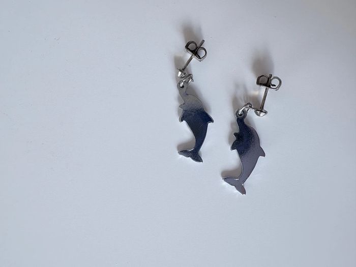 Boucles d’oreilles dauphins - photo numéro 2