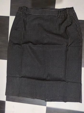 Jupe droite crayon à carreaux noire et beige T46