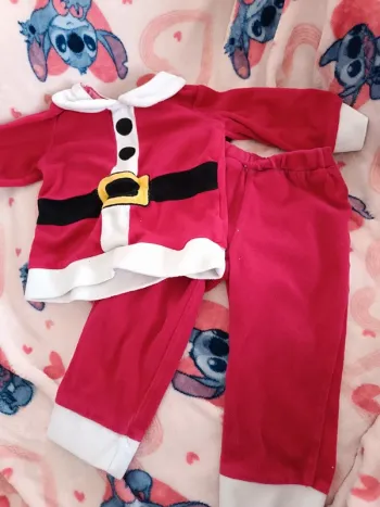 Pyjamas père noël taille 9 mois