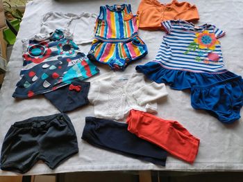 Lot 3 ensembles et short été fille 12 mois