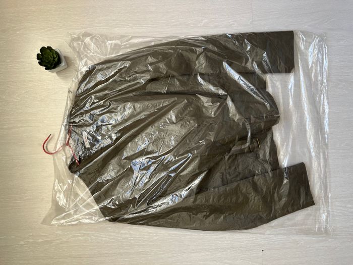 Ensemble Tailleur Burton (Veste + Jupe) - Kaki - Taille 44 - photo numéro 2