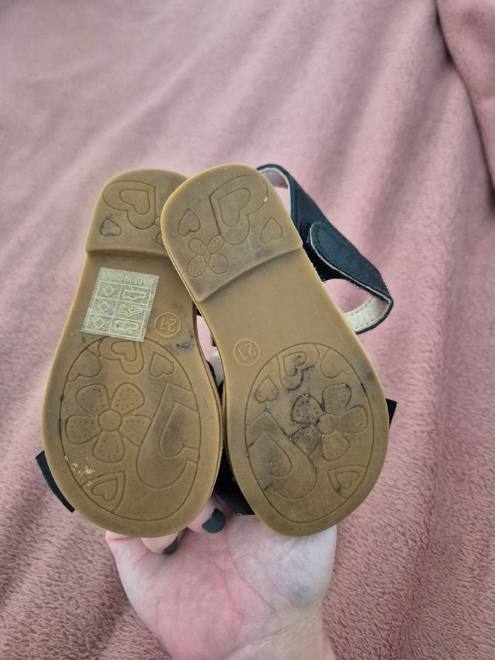 Paire de sandales taille 21 - photo numéro 4