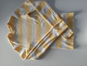 Tee shirt rayé jaune blanc 