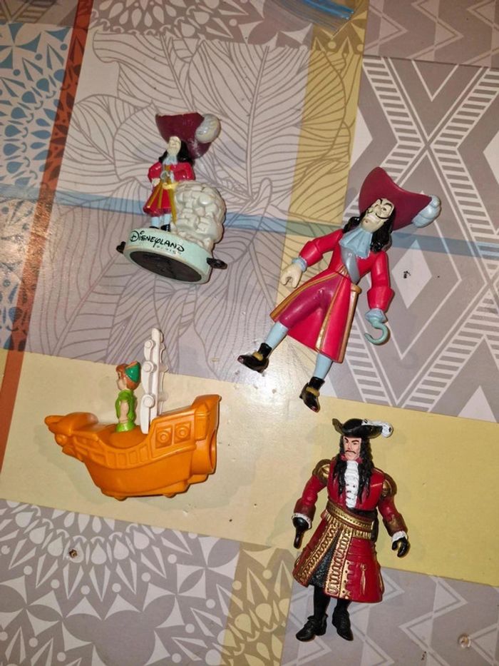 Lot peter pan et capitaine crochet - photo numéro 2
