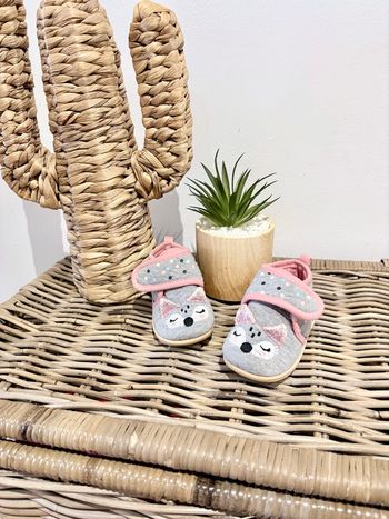 Chaussons bébé fille pointure 22
