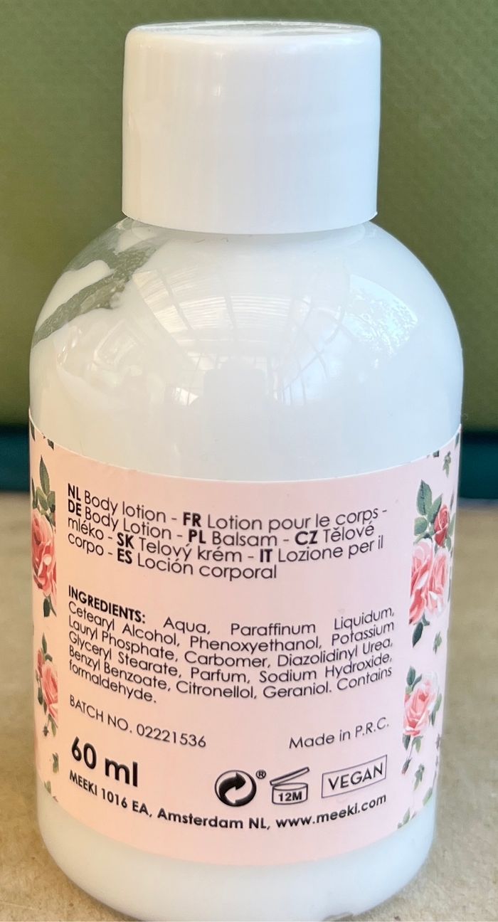 Lot de gommage et lotion pour le corps - photo numéro 4
