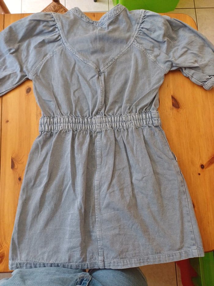 Robe en jean à boutons pressions et manches courtes - photo numéro 4
