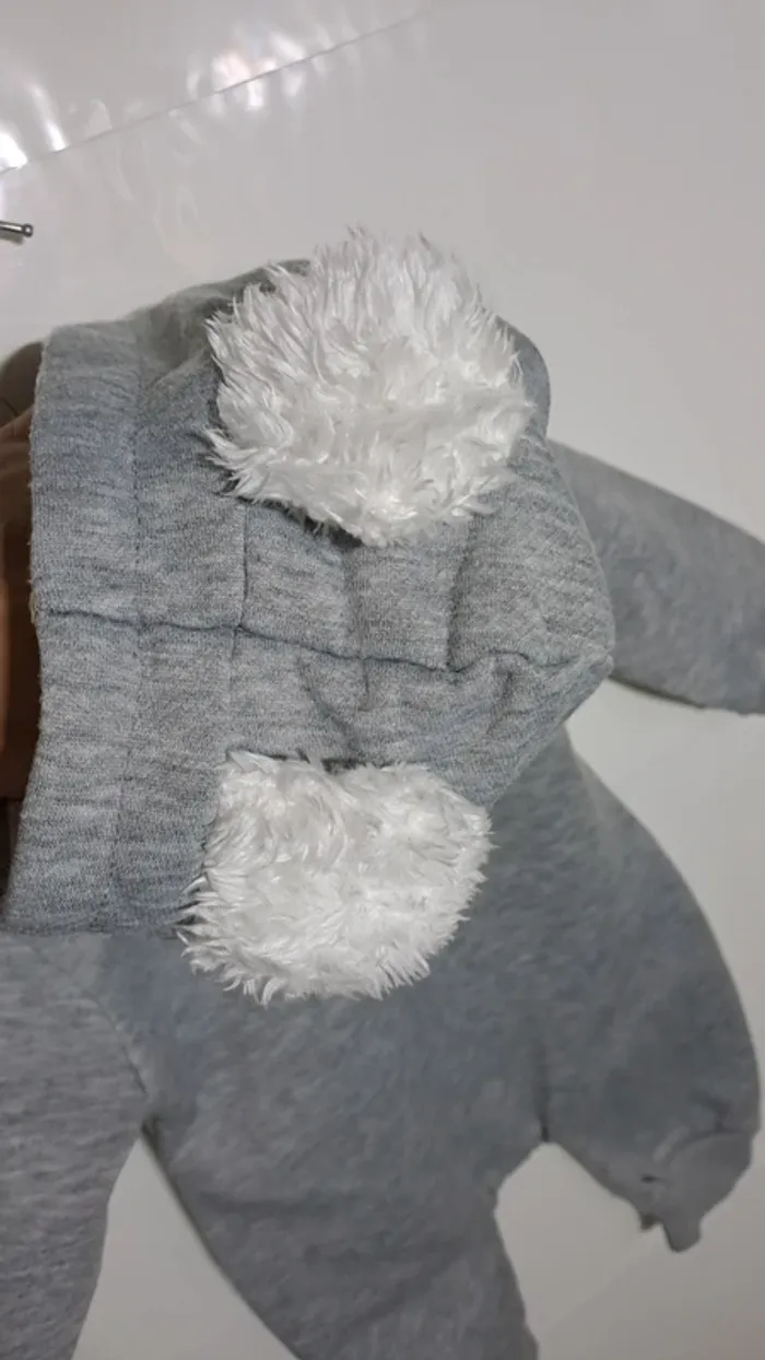 💚Combinaison bébé grise avec capuche – motif nuage – T. 1 mois - photo numéro 6
