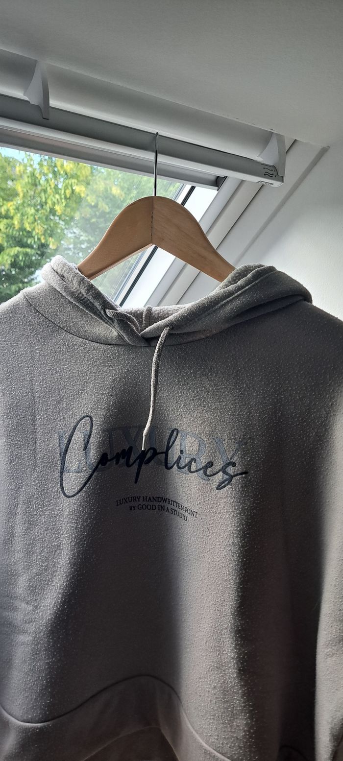 Sweat avec capuche