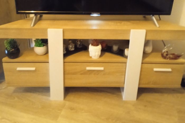Meuble d'angle TV / plantes