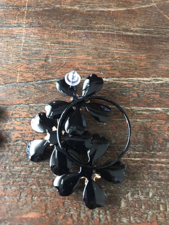 Magnifique paire de boucles d’oreilles fleurs - photo numéro 5