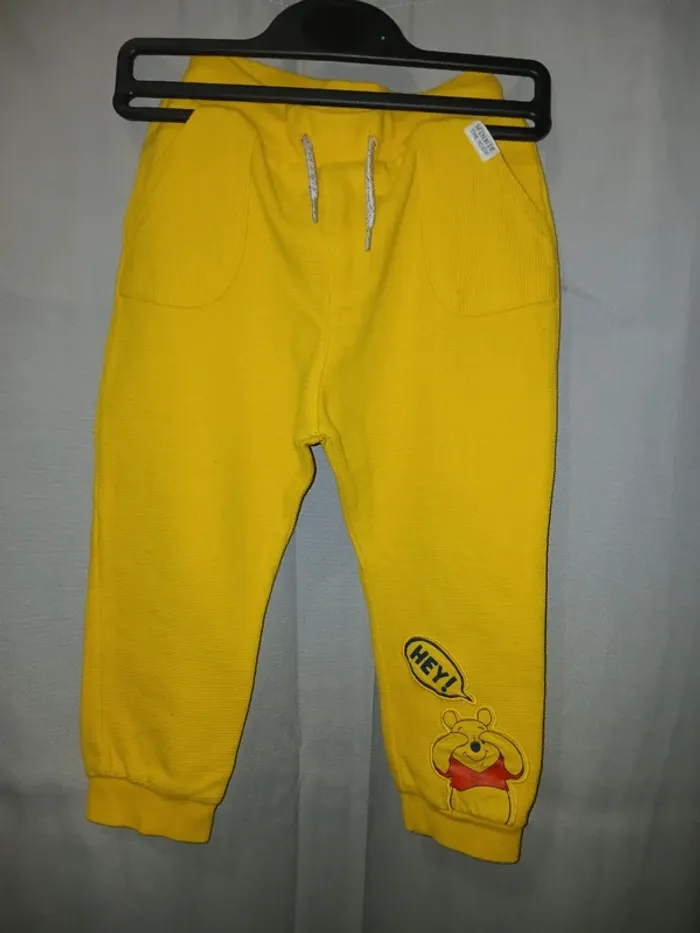 💙 Magnifique pantalon Winnie l'ourson taille 36 mois.