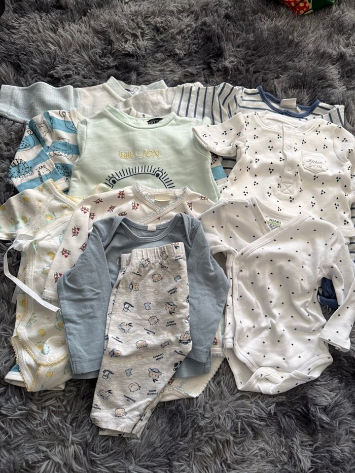 Lot de vêtements - photo numéro 2