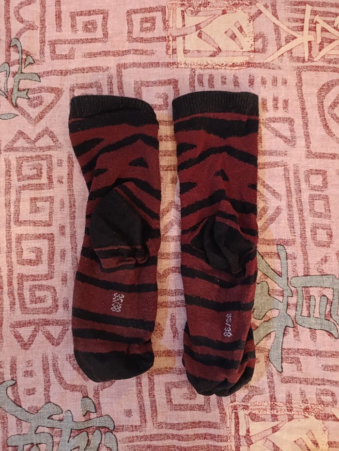 Chaussettes femmes noires et violet