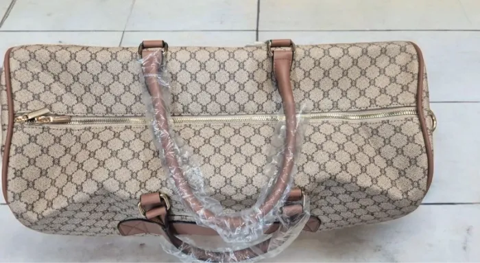 Sac de voyage monogramme taupe – Style inspiré de créateur – Neuf - photo numéro 4