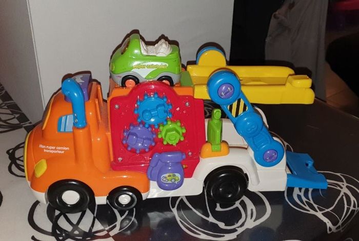 camion Mon super camion transporteur + voiture timothee le cabriolet vtech tut tut bolides