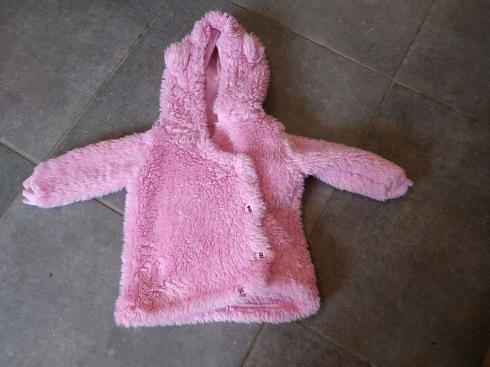 Manteau rose avec oreilles d ourson