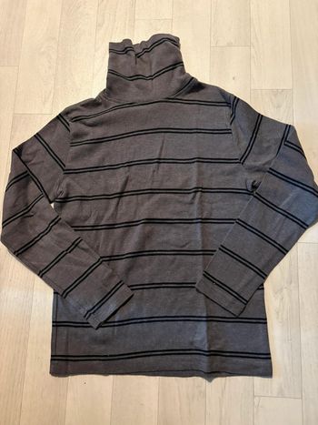 Sous pull by kool 10 ans gris à rayures noires très bon état