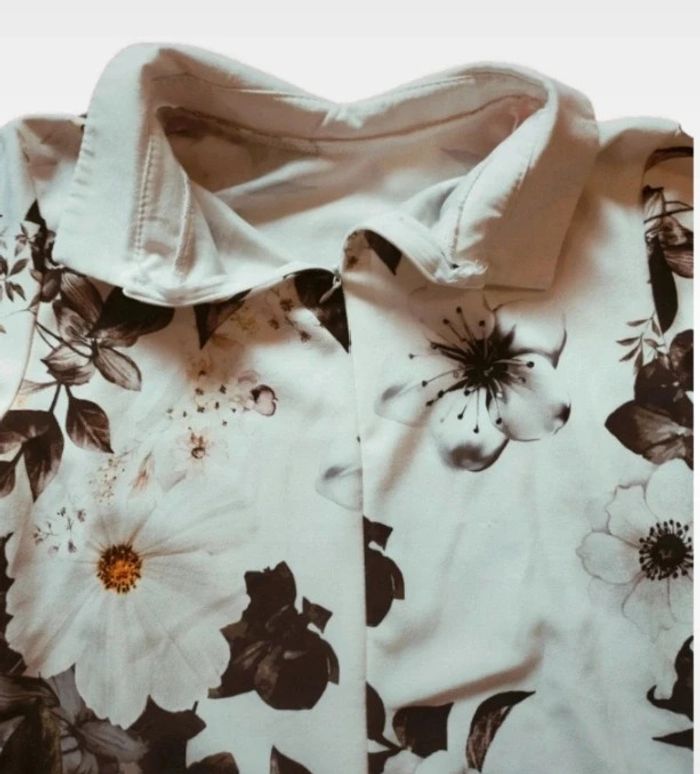 Robe courte manches 3/4 imprimé fleurs taille 36 - photo numéro 2